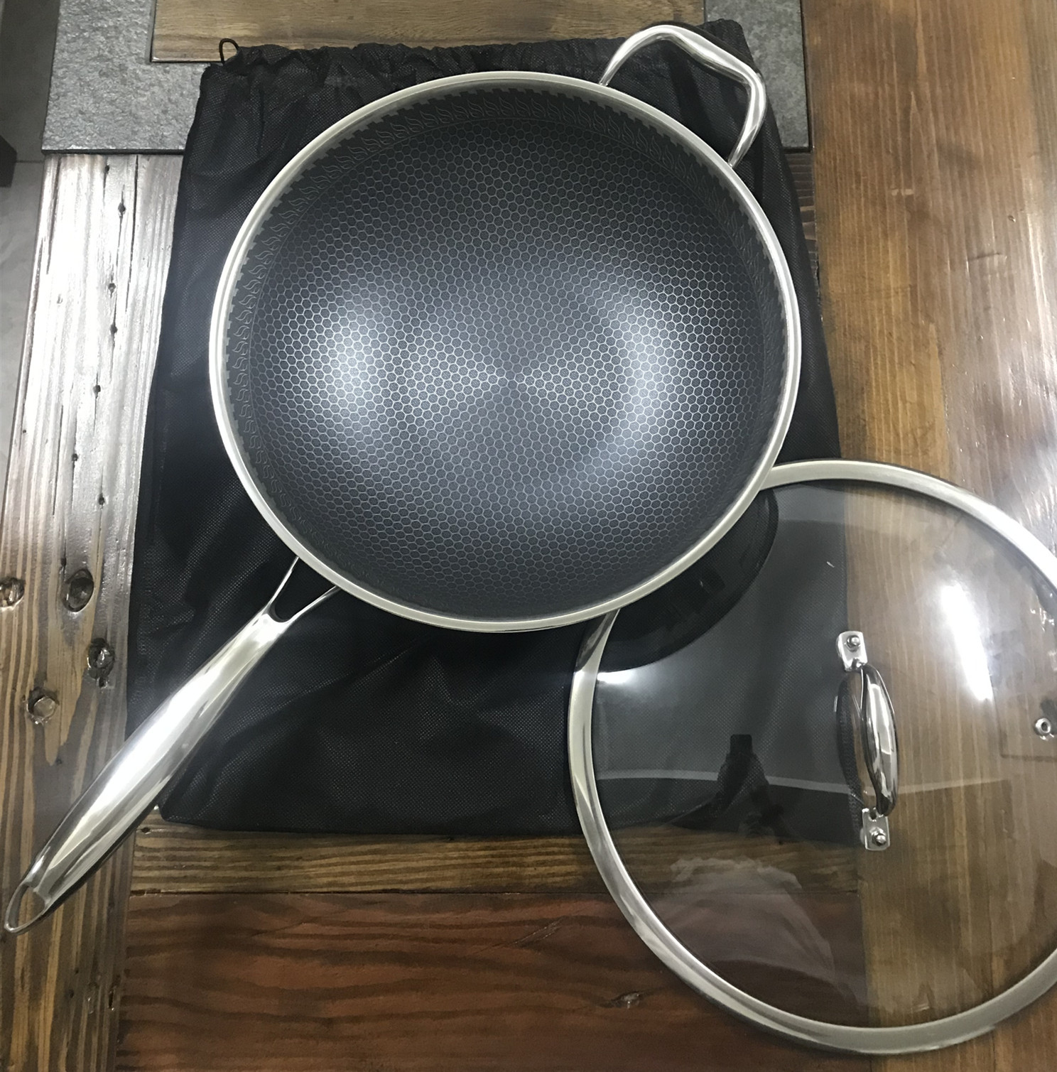 蜂窝不粘锅304不锈钢炒锅三层钢家用少油烟电磁炉燃气灶不粘炒鼎