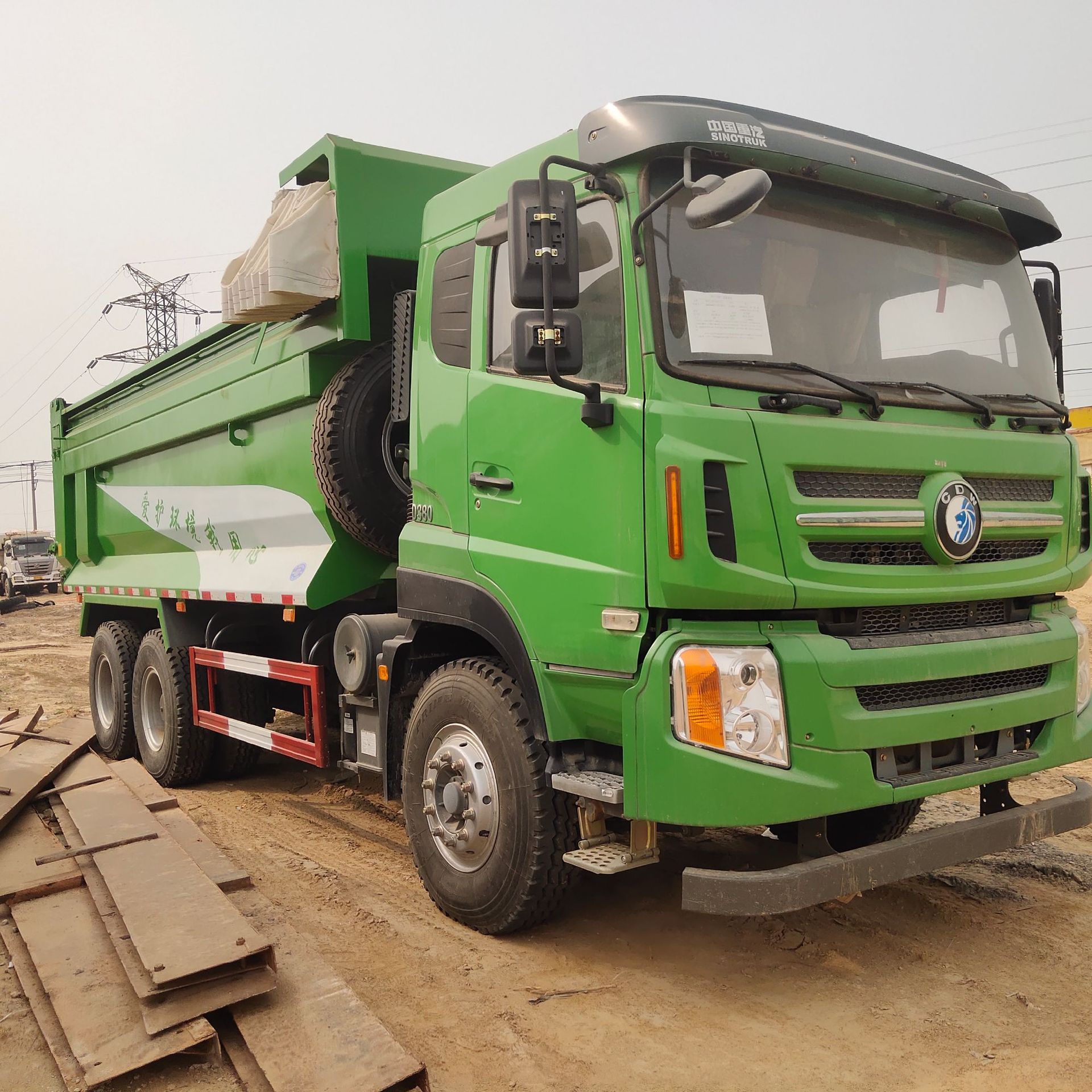 转让国五豪沃工程自卸车 二手土方后双桥车5米6 6米8渣土车