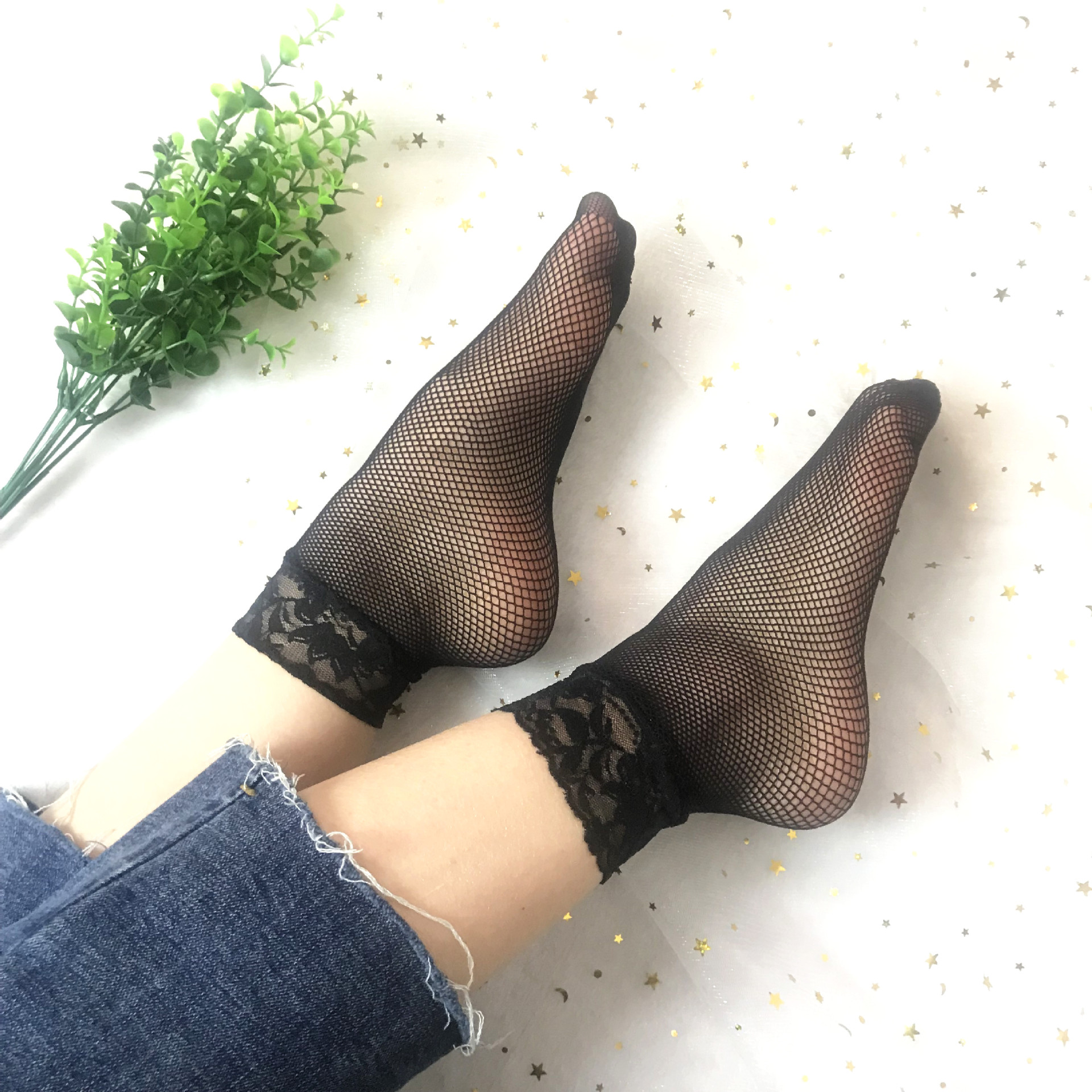 夏渔网袜女士短筒丝袜短款蕾丝性感情趣黑色袜子女渔网网格薄网袜