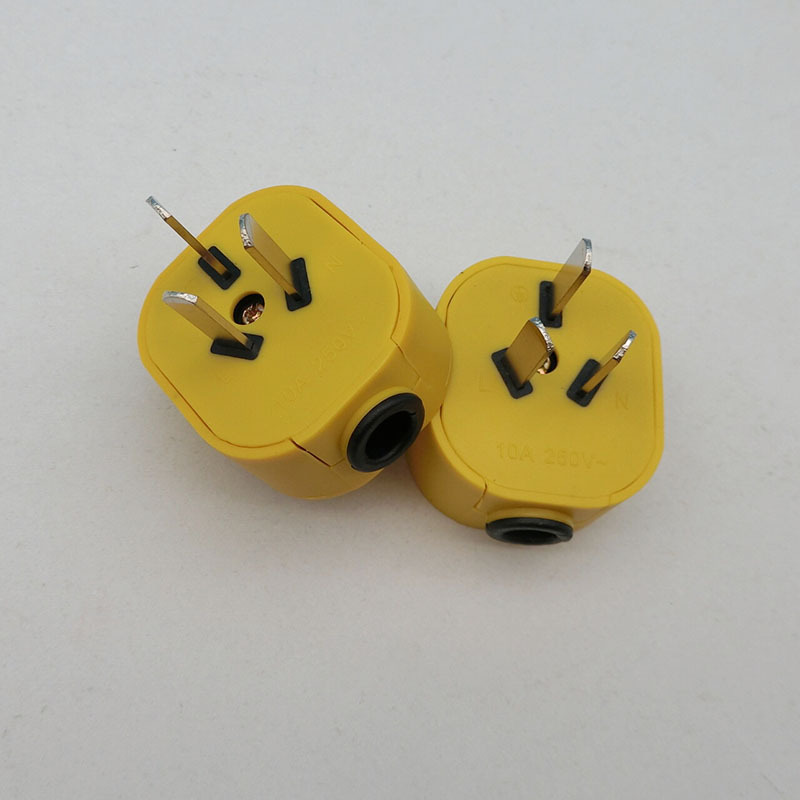 瑜立兴三插插头新款1.4厚一体纯铜片包胶耐高温电工插头厂家批发