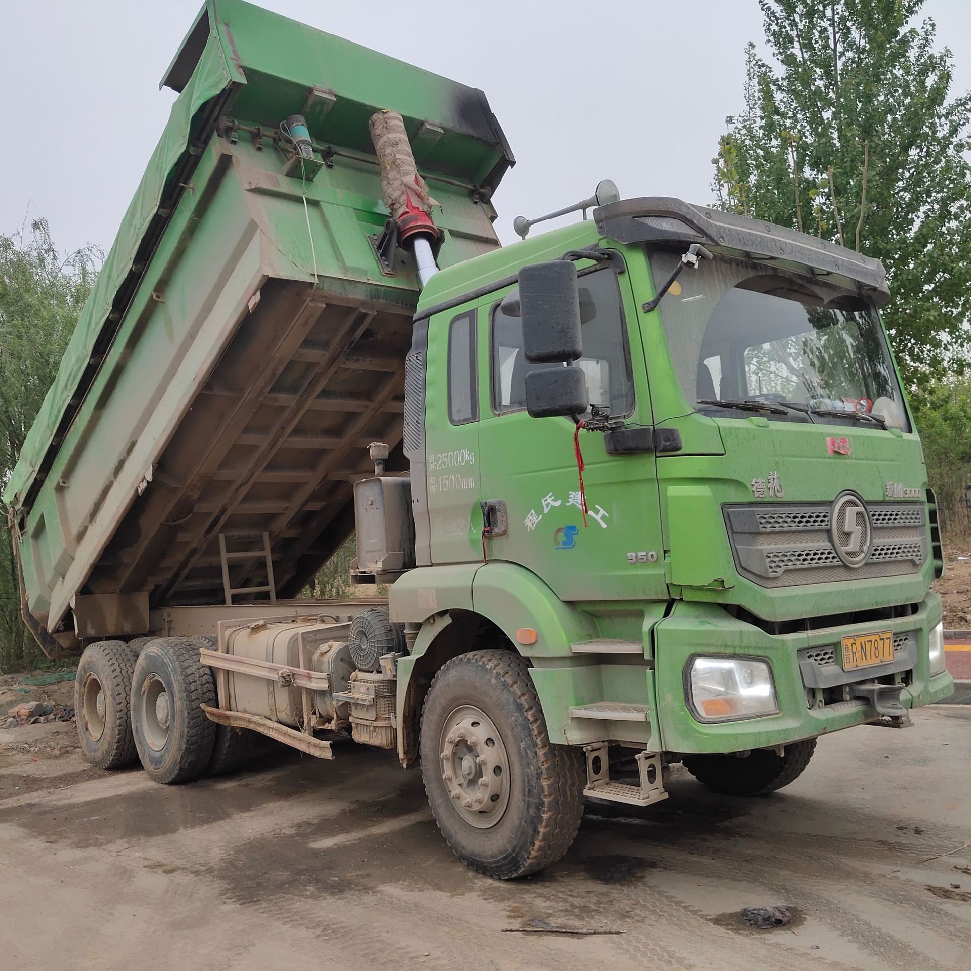 二手重汽泥头车 豪沃渣土双桥自卸车 used sinotruk dump truck