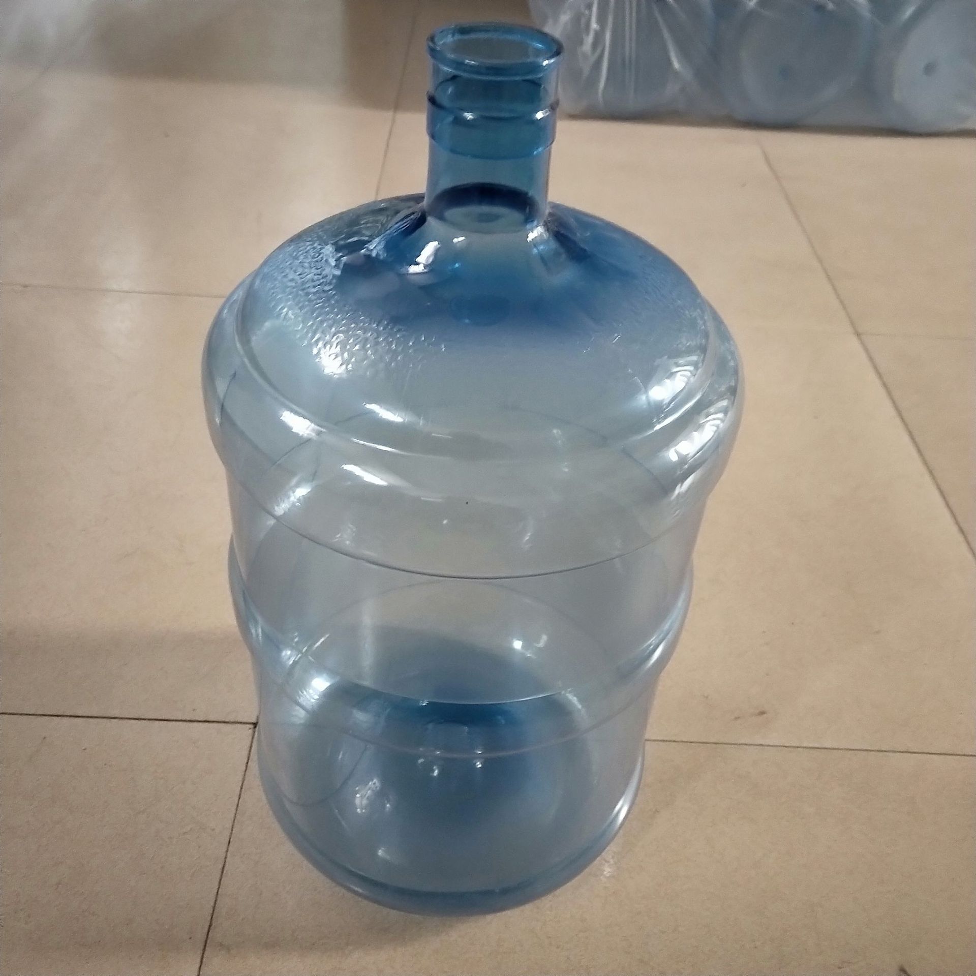 7.5lpet-18.9l饮水桶纯净水桶自动售水机桶家用装水pc储水桶