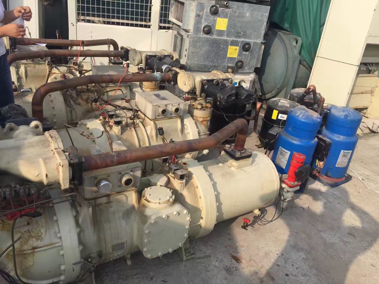 长期出售二手大金螺杆压缩机原装机成色新