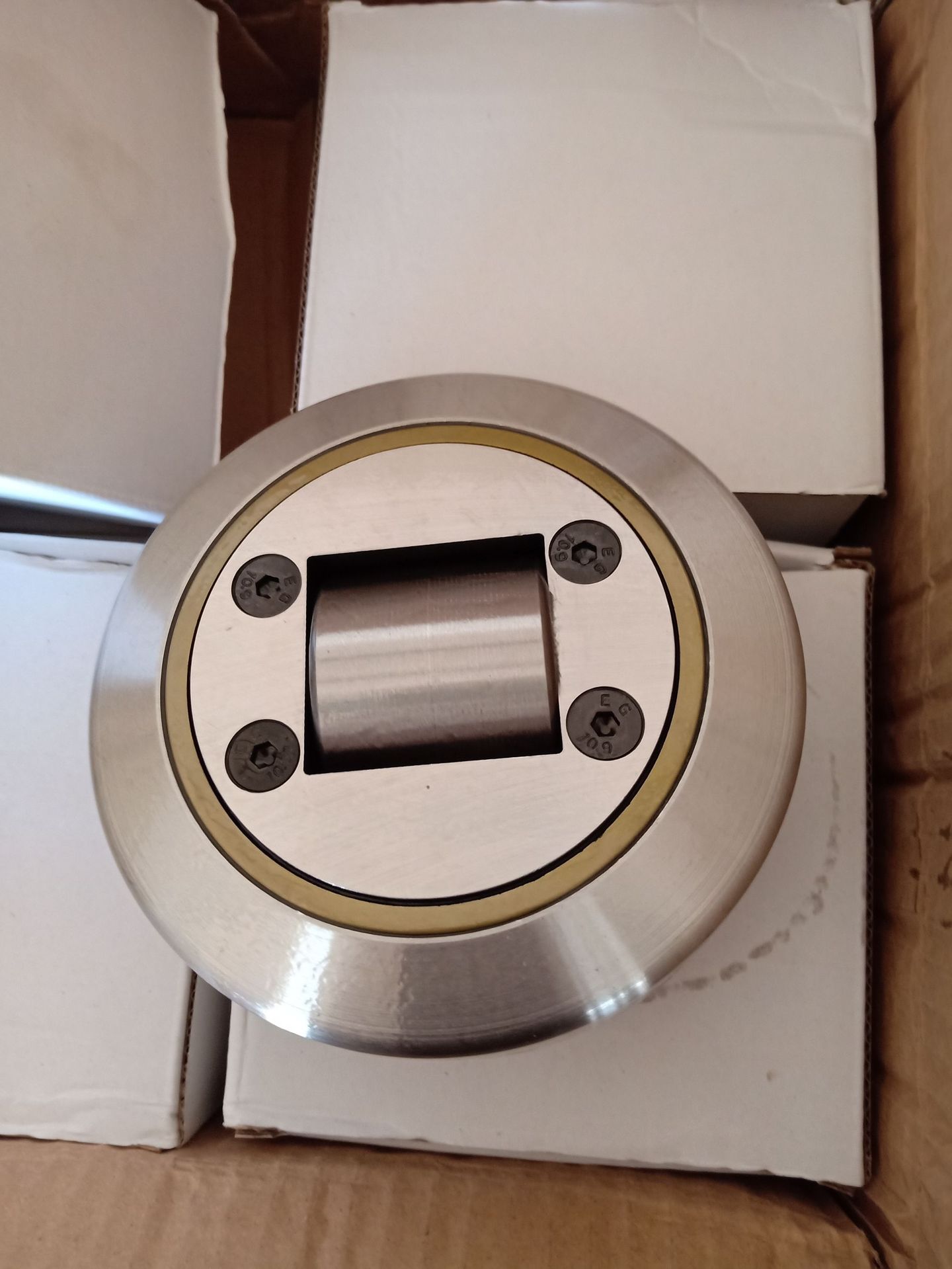 标准型复合滚轮轴承4.054