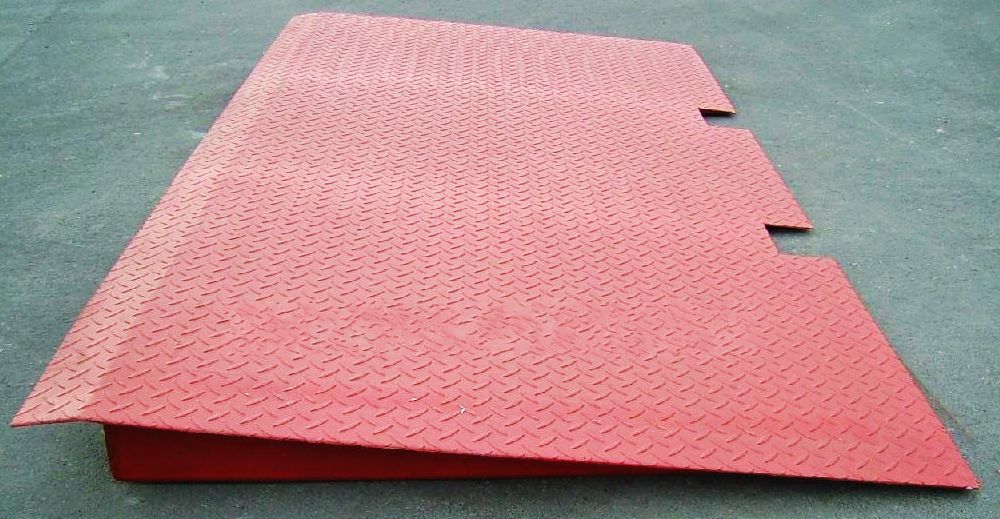 集装箱跳板钢制 上车斜坡板搭接板 叉车集装箱坡道平台固定登车板