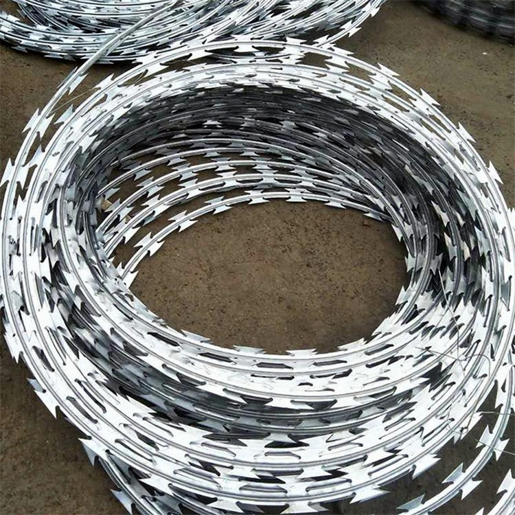 安平刀片刺绳 刺绳滚笼网 监狱防攀爬刀片刺绳实体厂家 量大从优