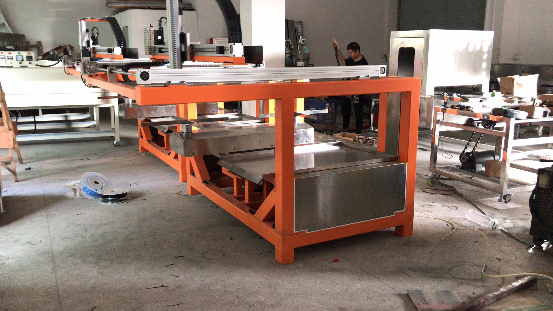 塑胶圆桶喷油机_五轴多盘往复喷涂机_非想供应多功能往复喷漆机