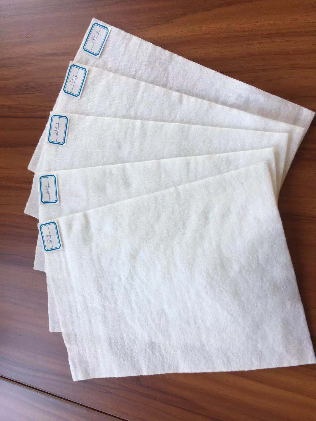 彩色无纺布 纺粘无纺布 pet纺粘长丝高强聚酯胎基 sbs防水基胎布