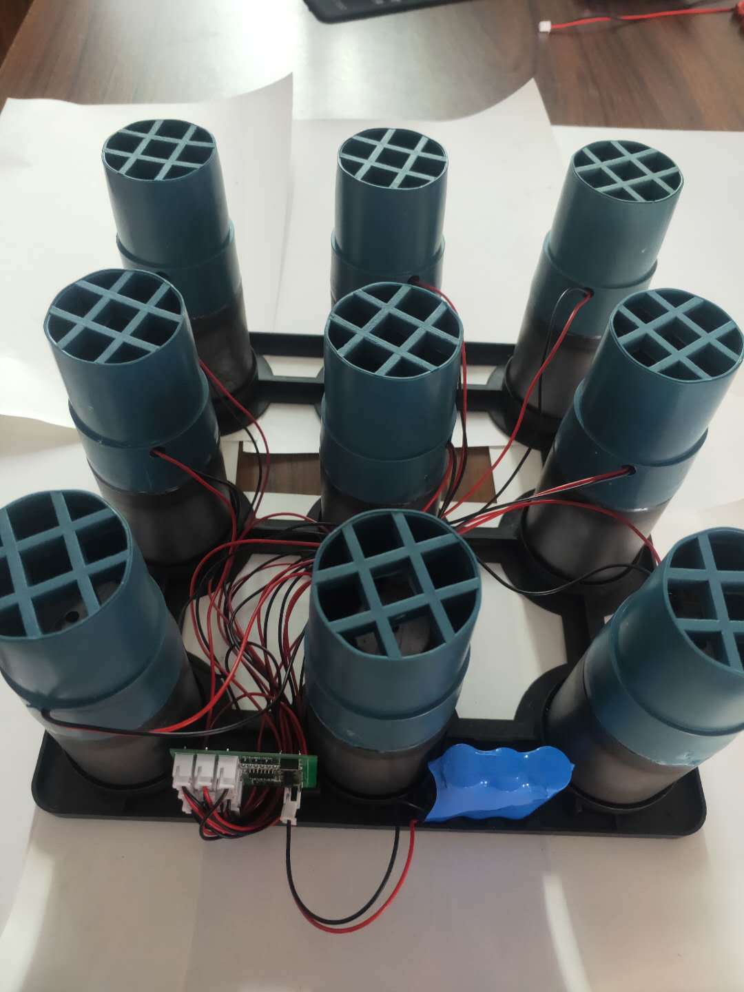 厂家批发电子礼花气瓶 电子烟花礼炮配件 礼花夜炮弹气瓶17公分