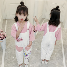 女童春夏款套装2023中大儿童棉质白色卡通背带裤粉色打底衫两件套