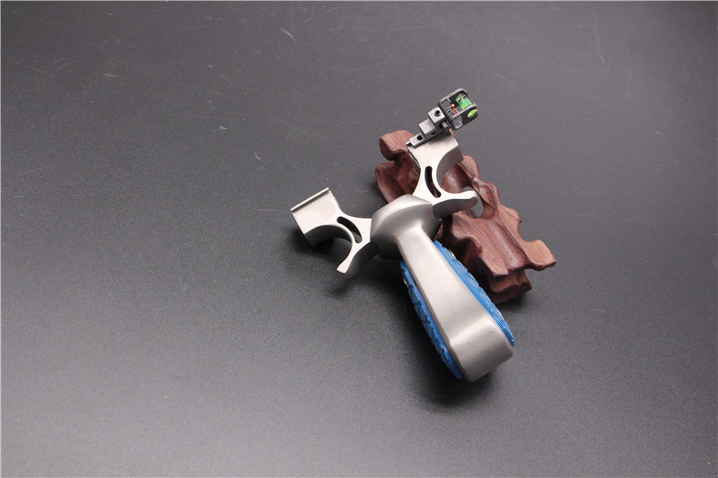 不锈钢98k弹弓内置夹片8倍瞄具扁皮快压弹弓锁凤98k光纤水平弹弓