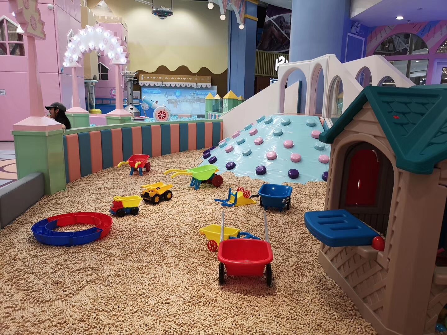 儿童游乐场荷木实木颗粒亲子餐厅淘气堡小木粒沙池游乐园柏木松木