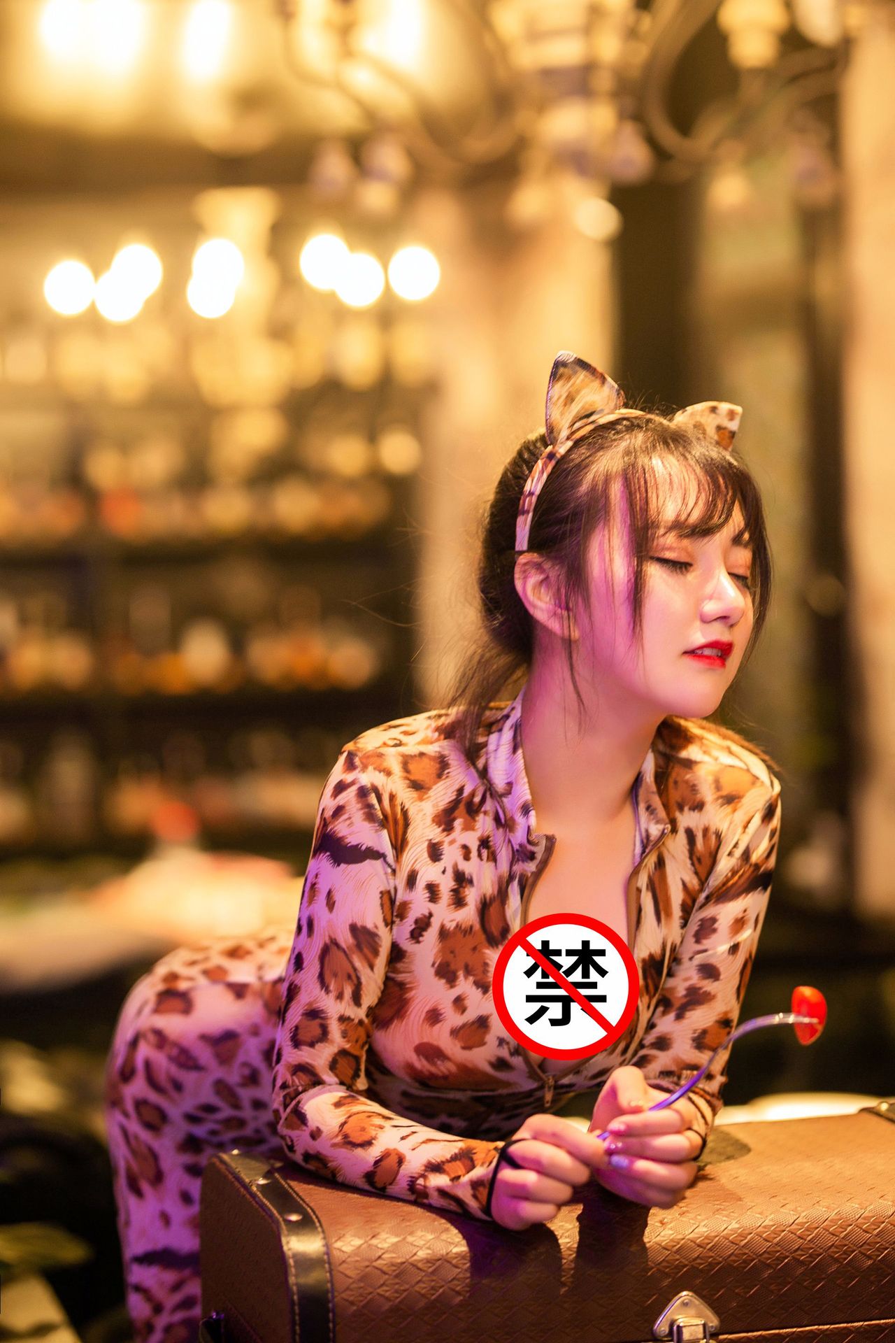 情趣内衣紧身连体惹火豹纹双头拉链开档网纱狂野情趣成人用品