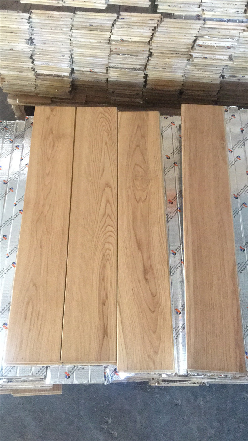 橡木纯实木地板 美国白橡全实木地板打磨旧翻新客厅素板地板厂家