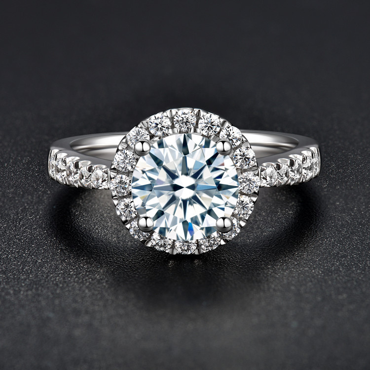 【一件代发】925纯银镶嵌莫桑钻戒指 圆包微镶求婚戒指 18k金定制