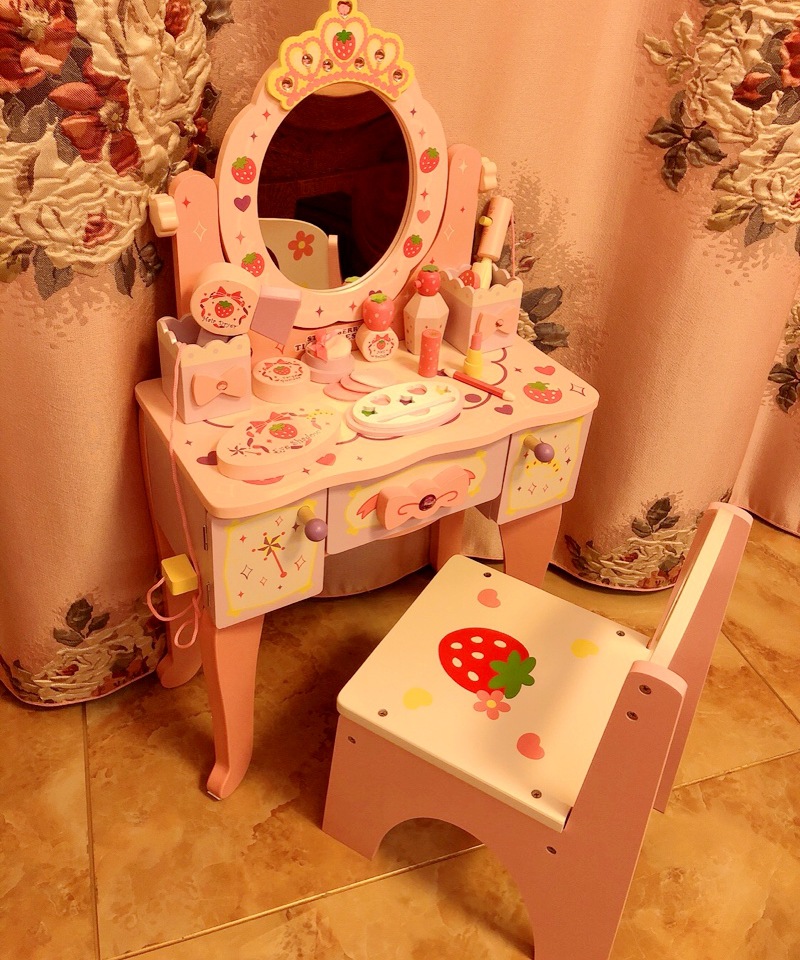 新款木质草莓儿童梳妆台女孩仿真公主化妆台 宝宝木制过家家玩具