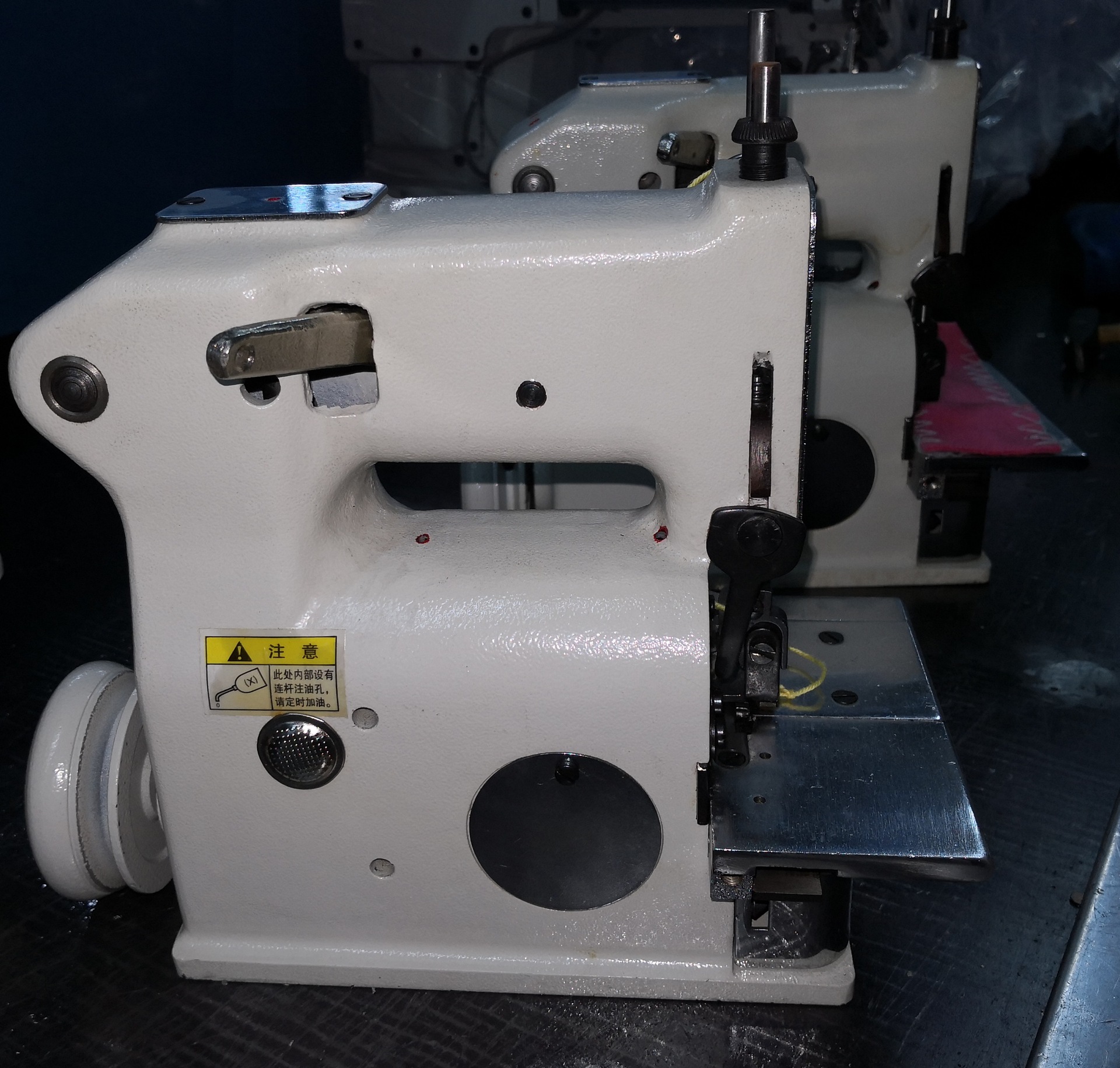 一字包边机 1-2毛毯贝壳装饰包边机 围巾包边机 特种花式缝纫机