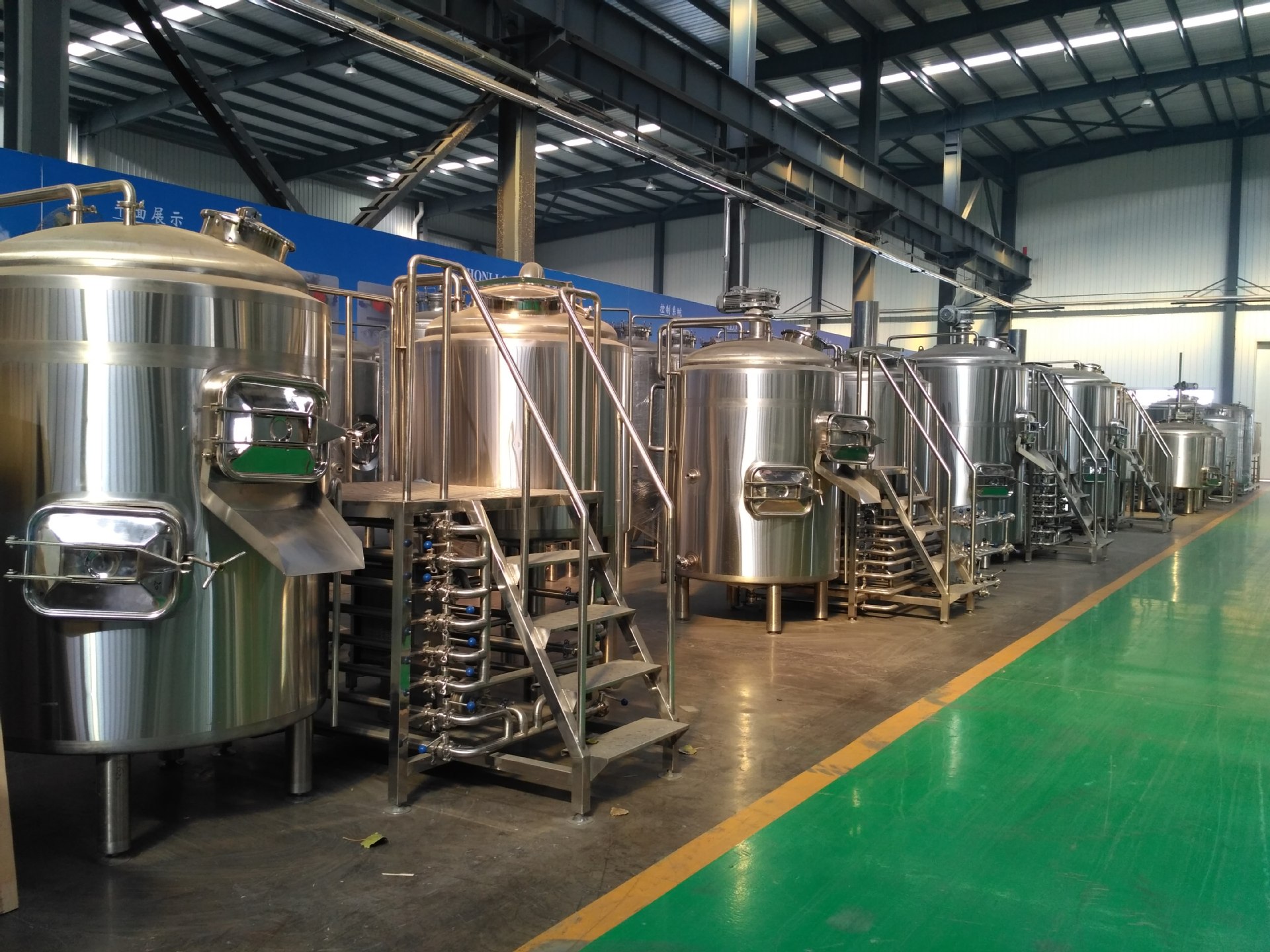 青岛啤酒原浆生产设备 酒吧大型1000l啤酒设备 啤酒生产发酵设备