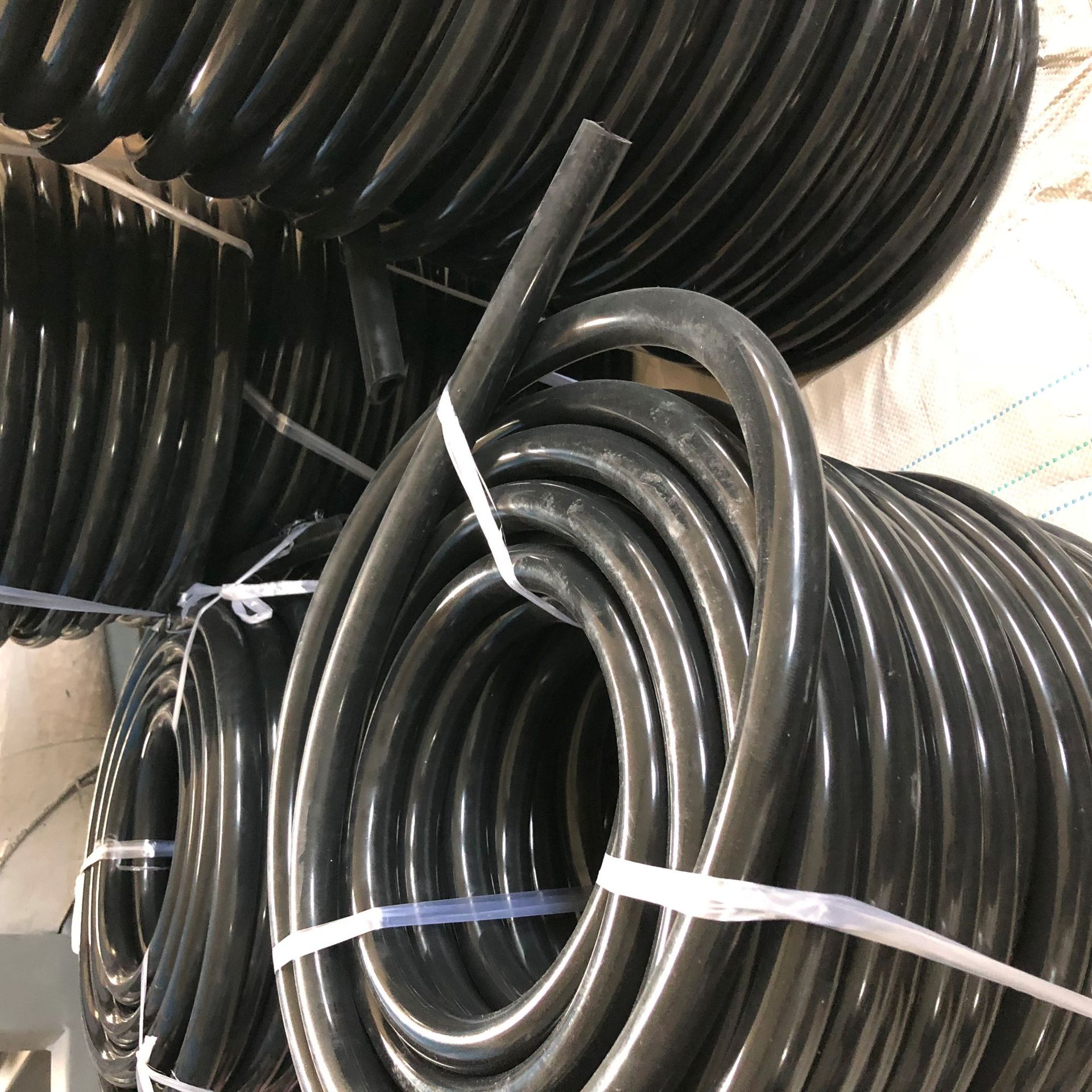 厂家加工定制各尺寸硅胶管 耐高温硅胶管 橡胶水管 硅胶保护套管