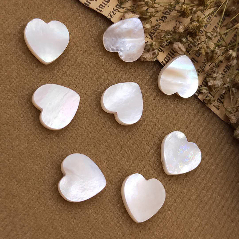 厂家直销天然白碟贝 贝母珍珠贝白贝壳双平面心形裸石饰品配件