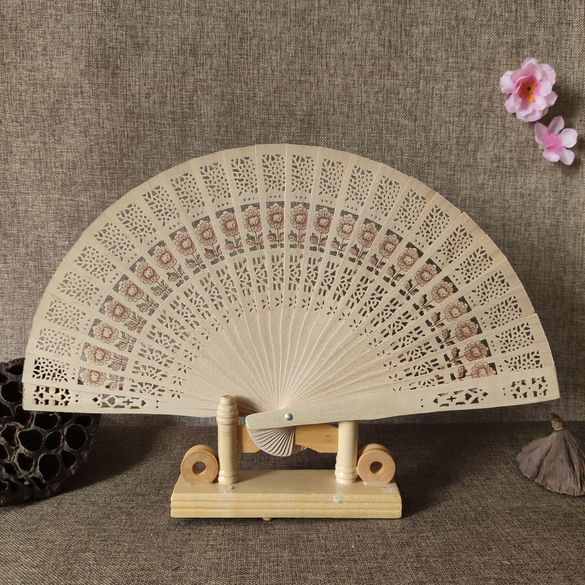 向阳花木扇-镂空印花香木扇-古典欧式西班牙木扇-工艺礼品扇子