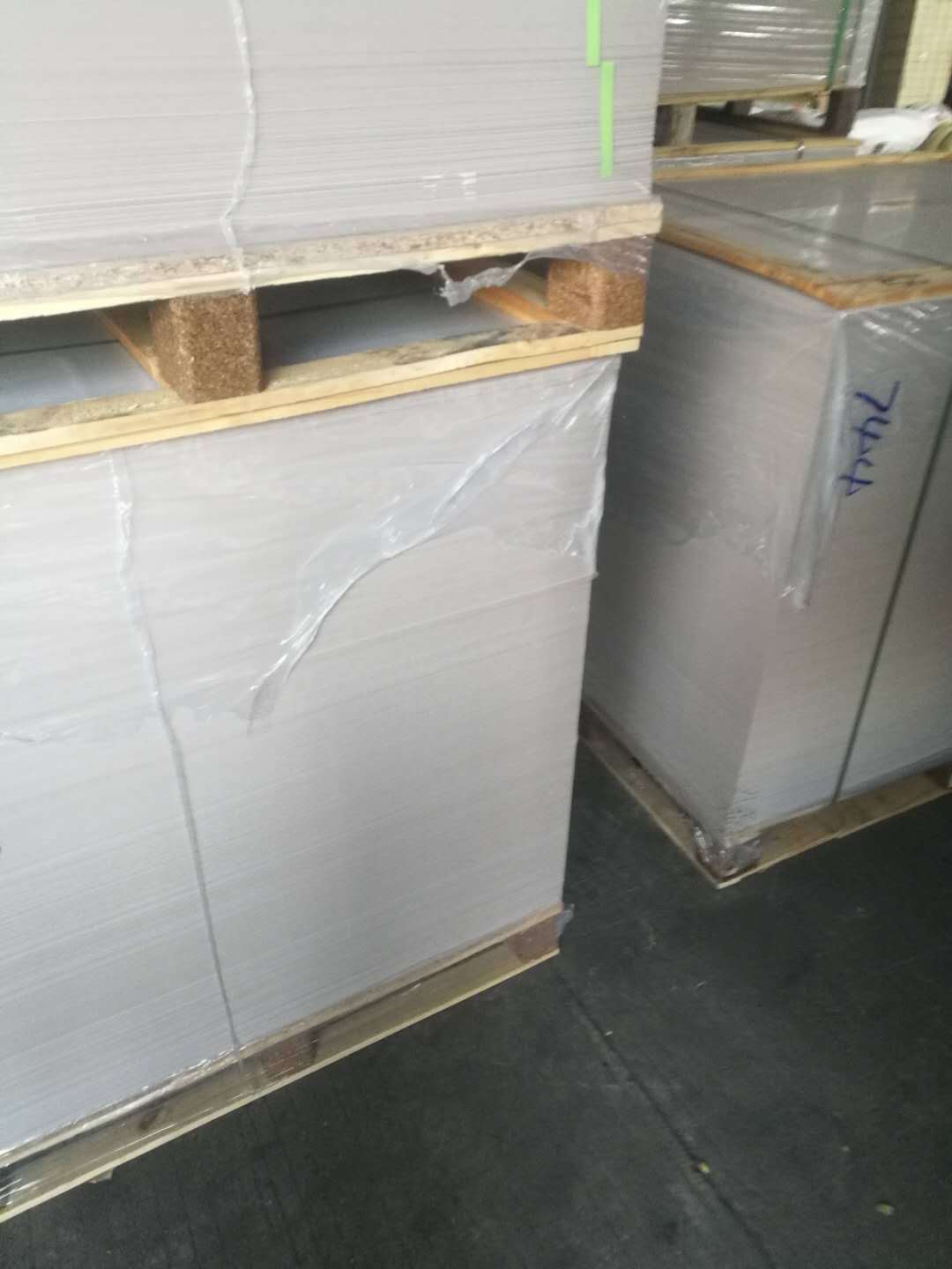 儿童牙刷吸塑专用白卡纸,吸塑白底白板纸350g-450g,韩松灰底白