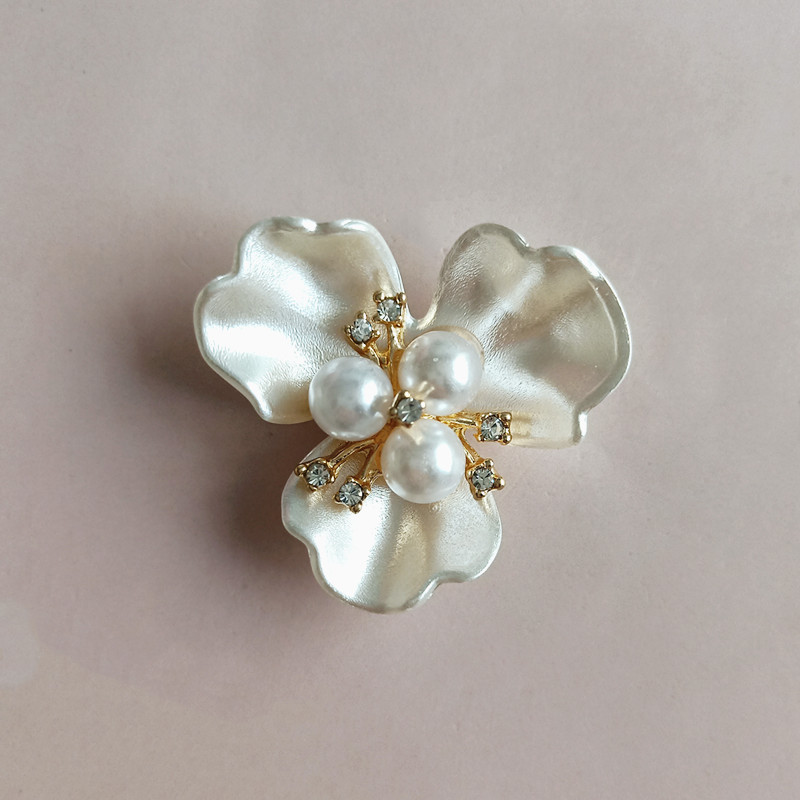 Three Pearl Rhinestone Daisy Flower Disk Receptacle Alloy Accessories DIY Handmade Hair Accessories Brooch Semi-Finished Accessories