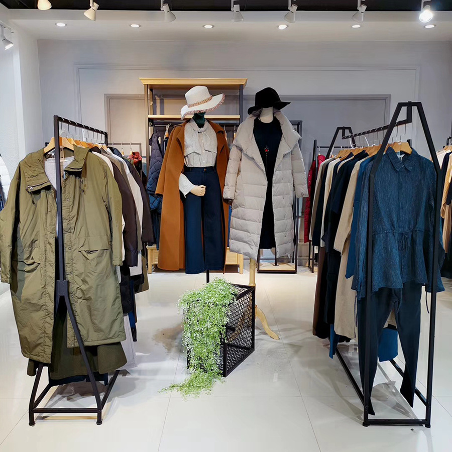 西安华东品牌服饰加盟广场名品折扣店加盟0元加盟保证零库存经营