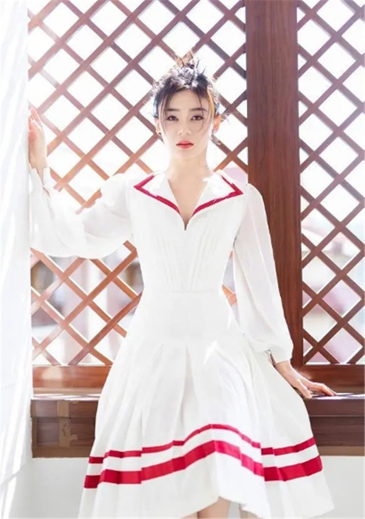 明星同款白色v领连衣裙修身拼接百褶长袖大摆裙春女装新款潮2326