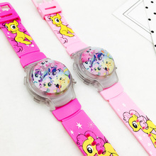 速卖通儿童手表带灯卡通小马女孩女童塑胶数字显示电子表