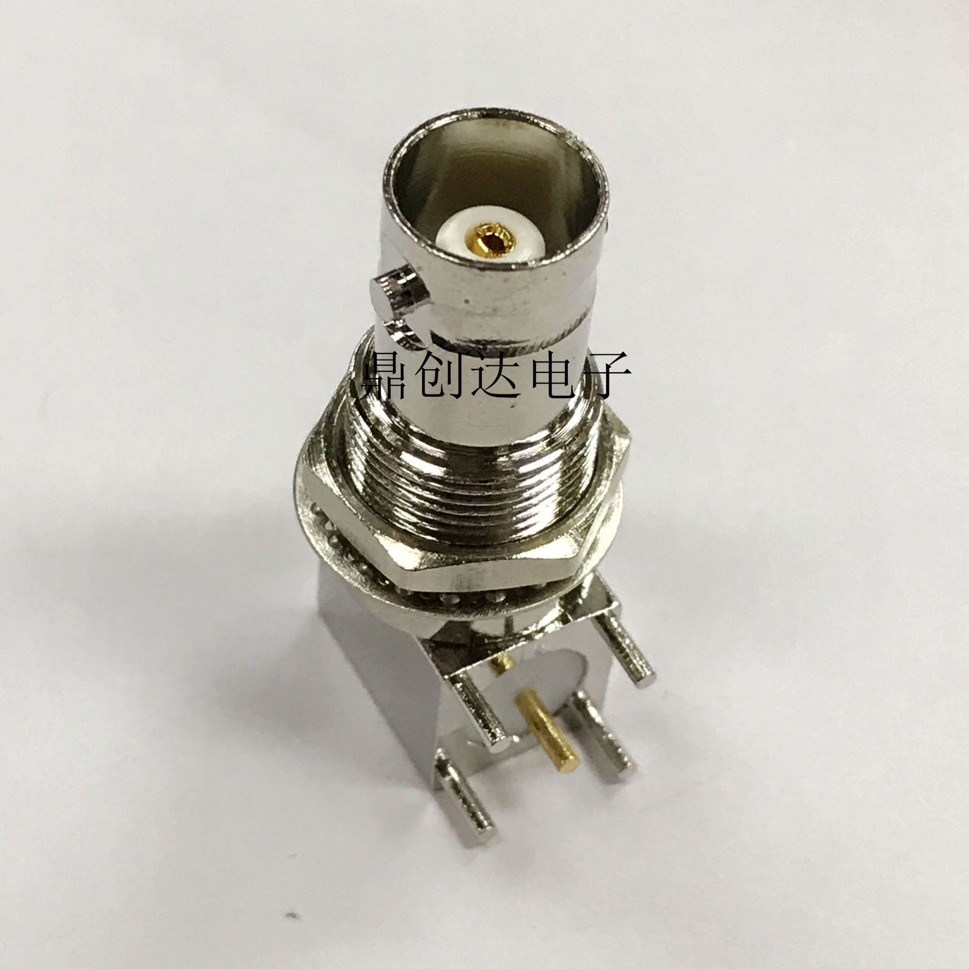 全铜tnc-kwe 全长34mm 50欧姆阻抗bnc母座 插板pcb插座弯脚90度