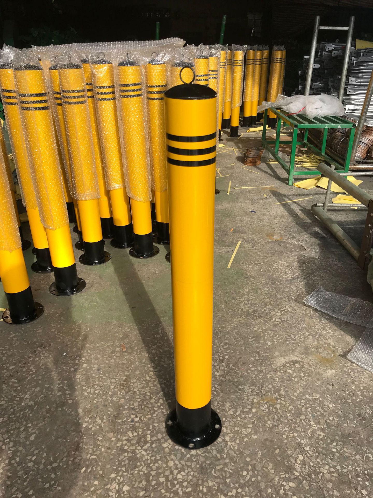 钢管警示柱道路防撞柱反光示警桩路障柱固定路桩分道隔离桩道口柱