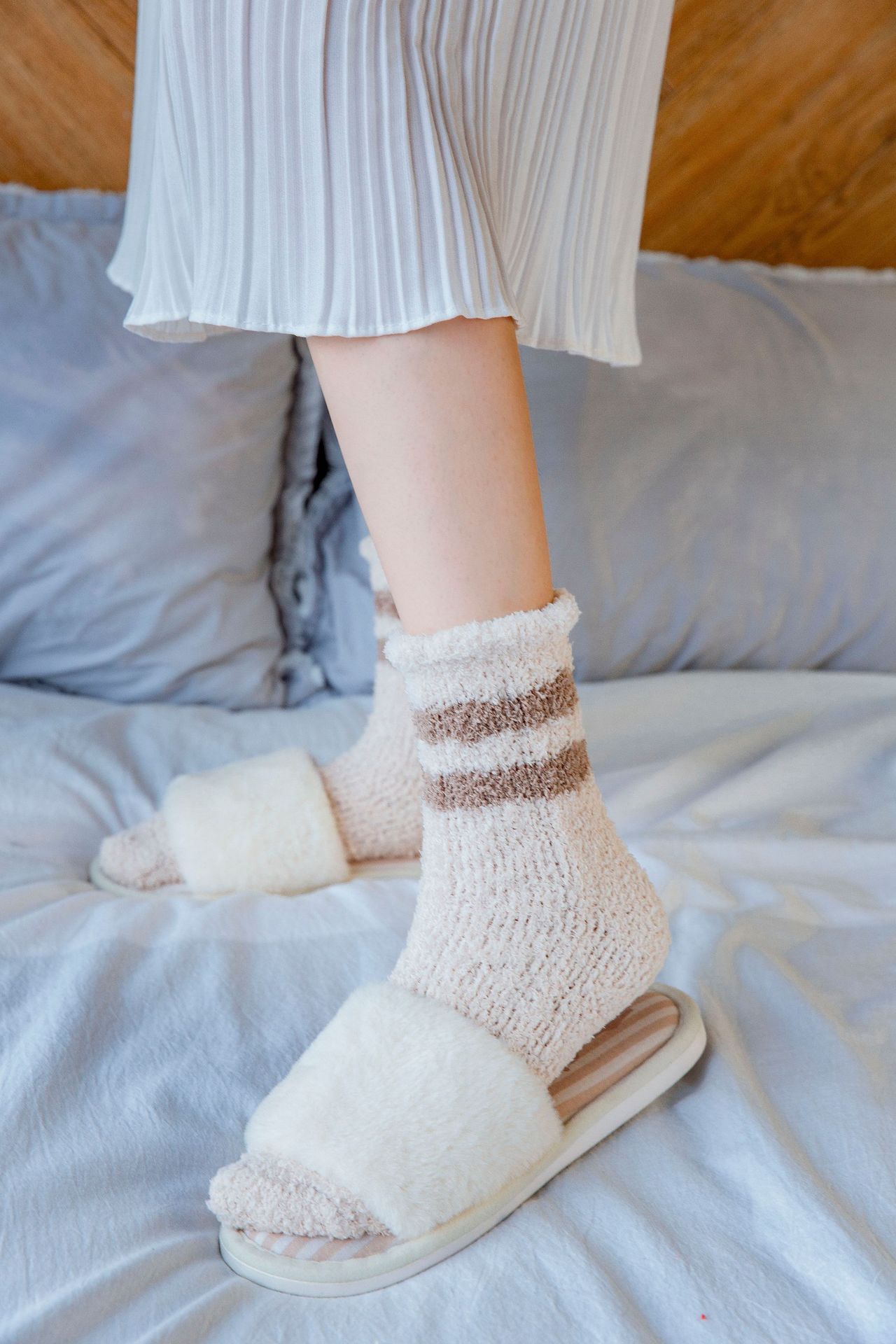 日系加厚珊瑚绒地板袜花边麻花二杠女睡眠袜可爱保暖加厚毛毛袜女