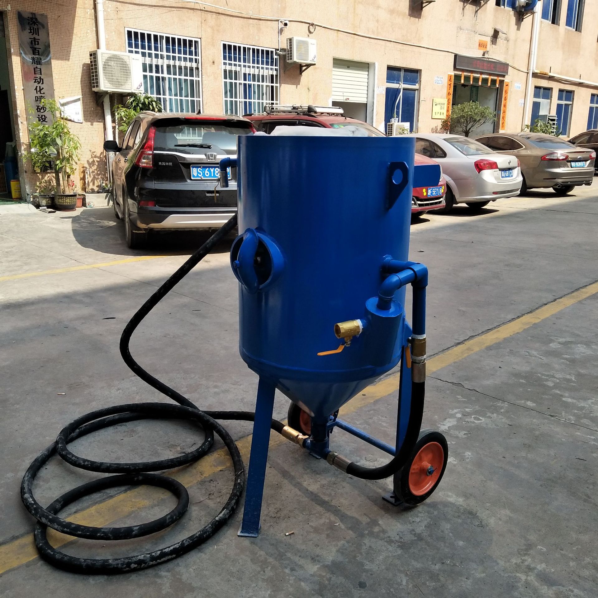 五金电子工件专用喷砂机 鑫诚厂家直销滚篮喷砂机-报价-阿里巴巴