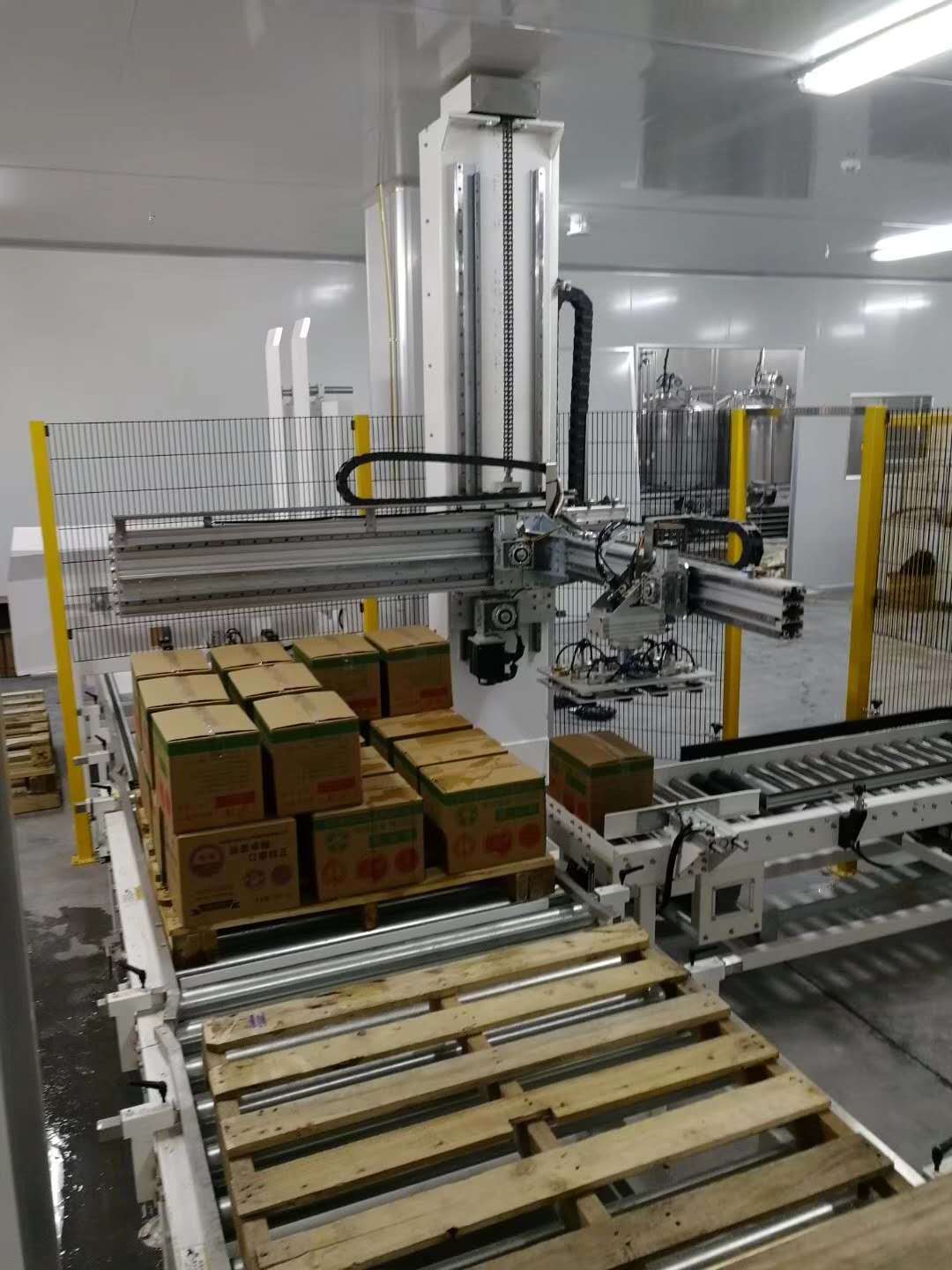 供应上海星璜单立柱码垛机