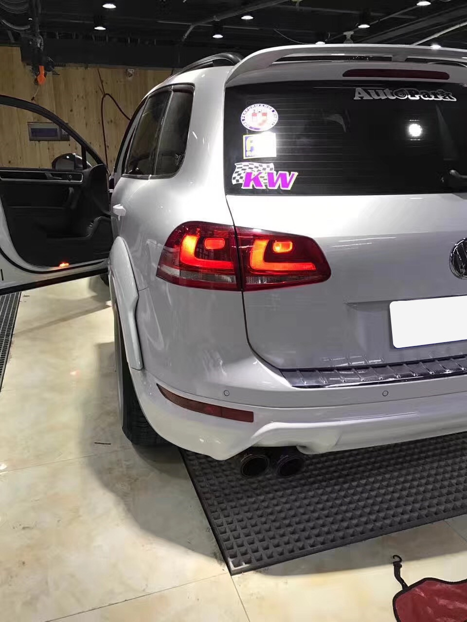 途锐改装大小包围 大众途锐改装hofele宽体小包围前唇 轮眉11--13