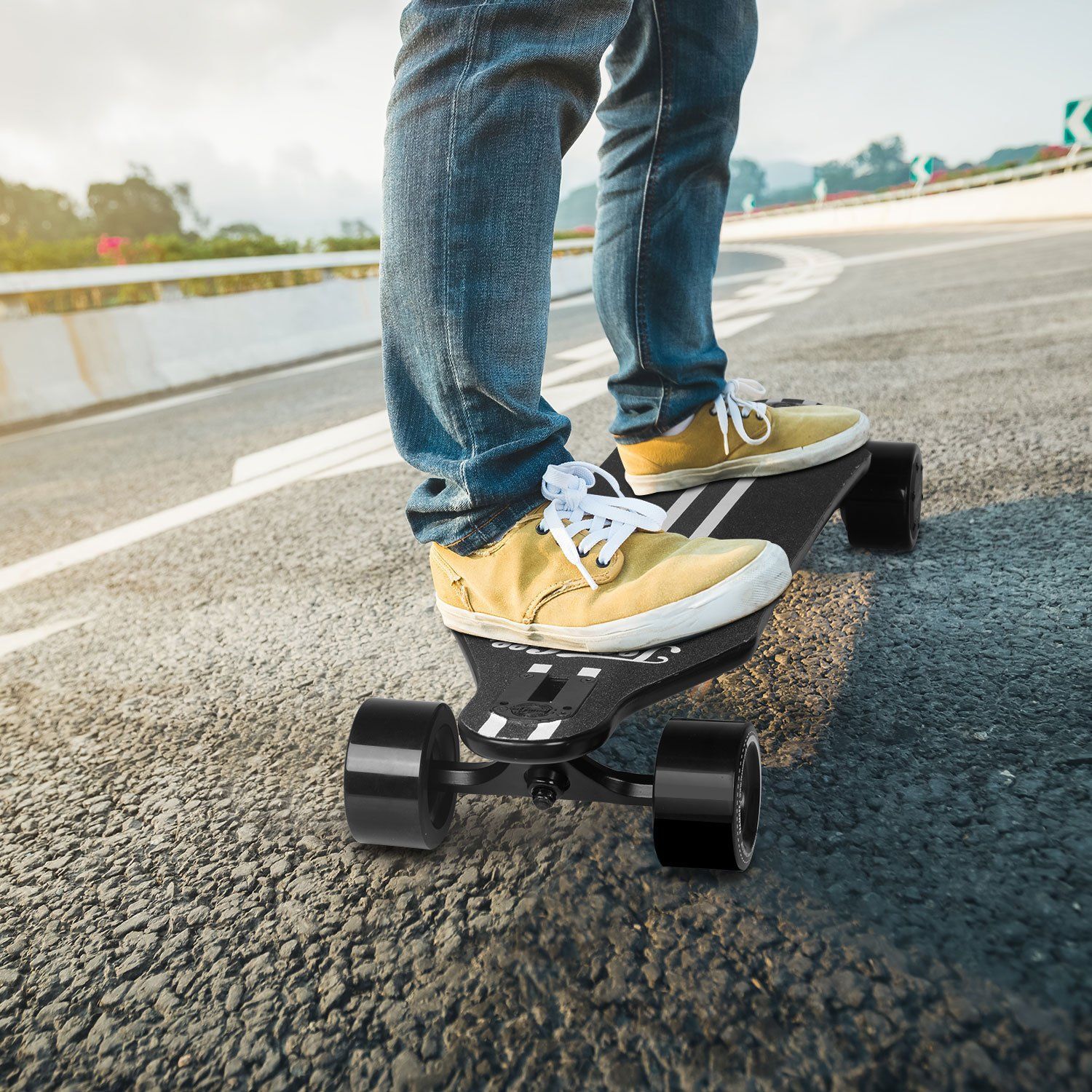 电动四轮滑板车 无线遥控智能控制超薄款 双驱长板滑板车刷街玩酷