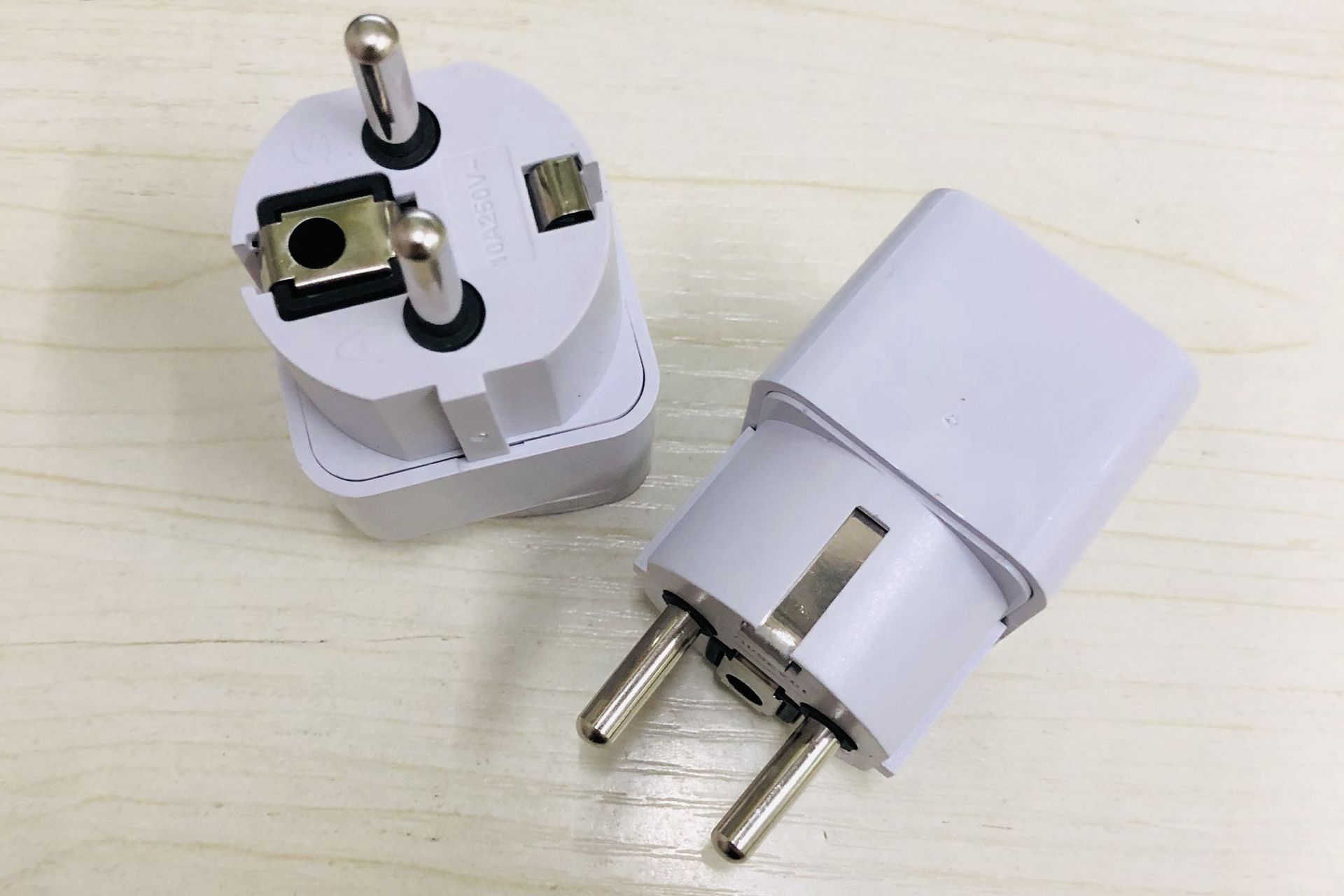 德标转换插头德国法国旅游转接头转换插头德规插座德标转换器批发