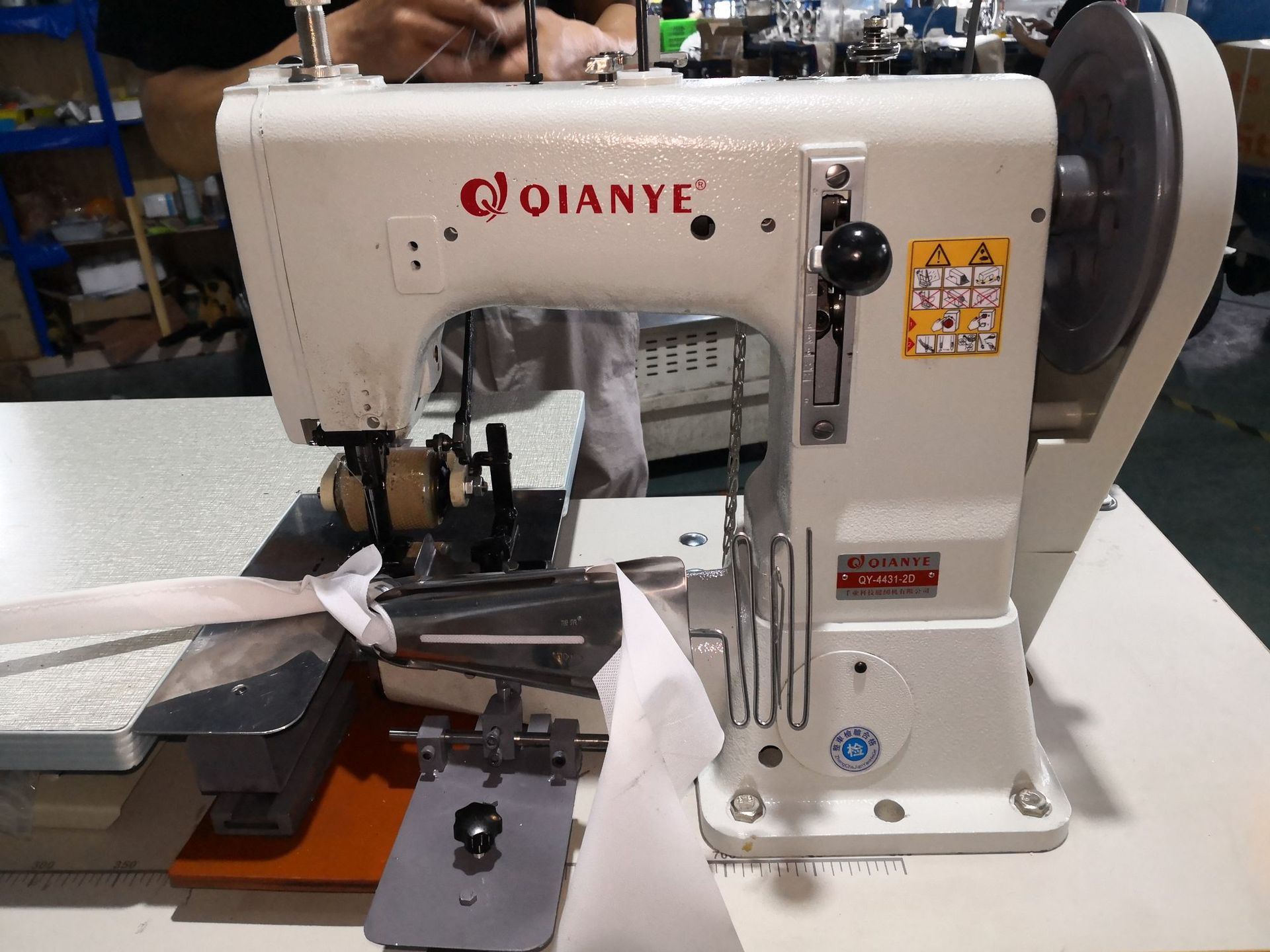 3d包边机 立体床垫包缝机 三d料汽车座垫包边机 厚料空心料包缝机