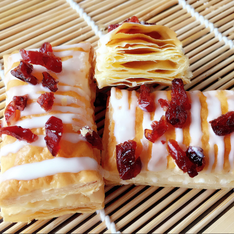 加工定制纯手工制作千层松塔塔塔酥松脆巧克力坚果蔓越莓蛋黄肉松