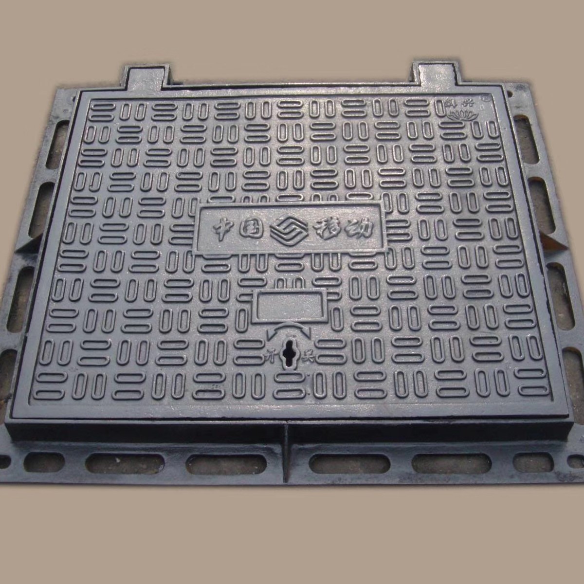 广州球墨铸铁沙井盖厂家 700*800市政圆井盖 可调式重型井盖批发