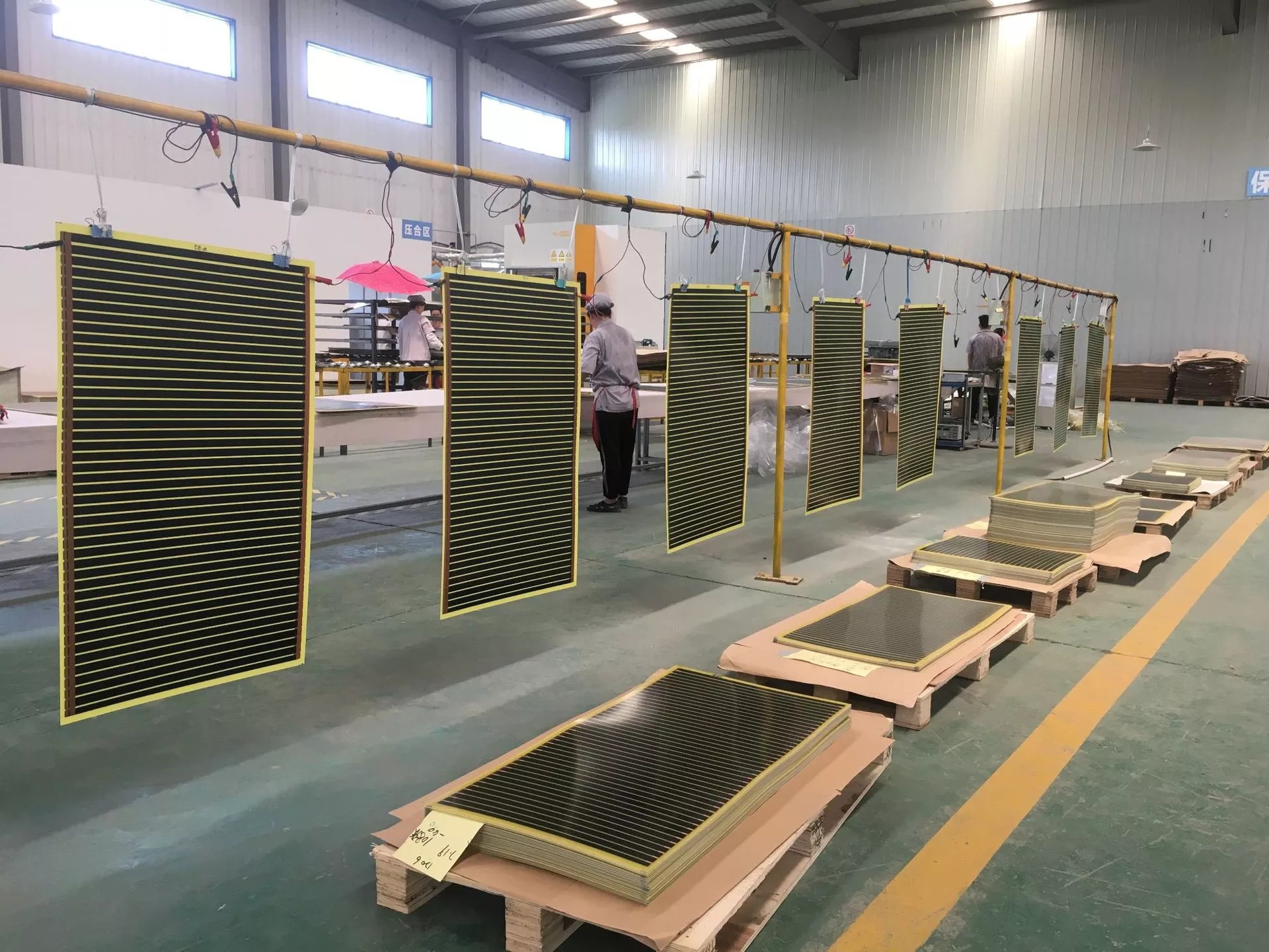 厂家直销远红外碳晶发热膜桑拿房汗蒸房碳晶石墨烯发热板原片批发