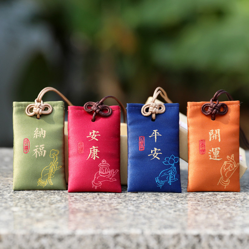 批发香囊袋子健康福袋古风檀香粉刺绣香包寺庙祈福挂件中国结御守