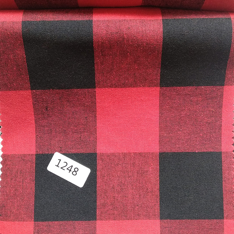 黑红格子布黑红平纹色织衬衫面料 150克重黑红色童装休闲衬衫面料