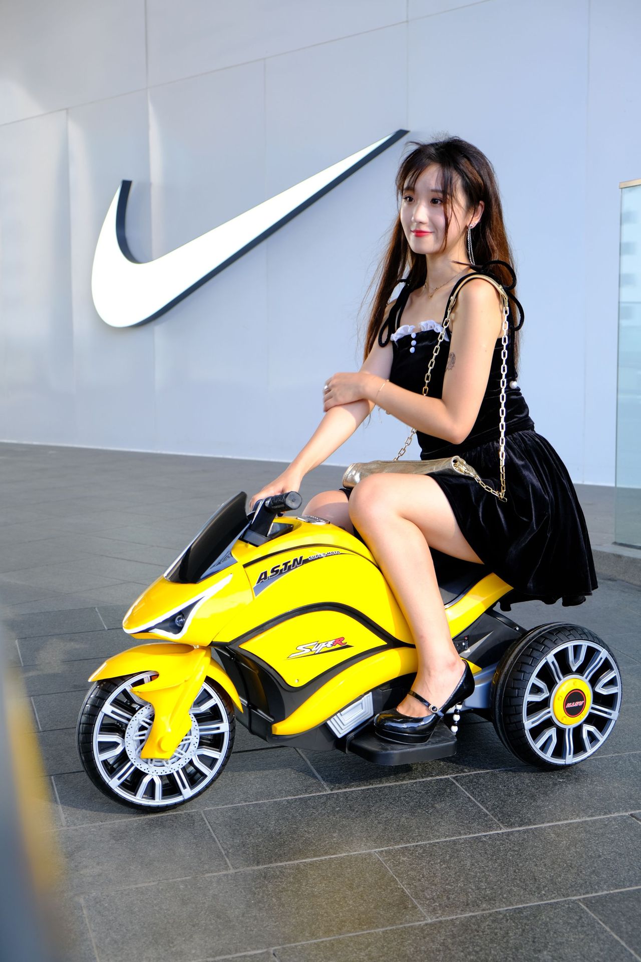 双驱儿童电动车摩托车 大号成人可坐人小孩三轮双人坐玩具