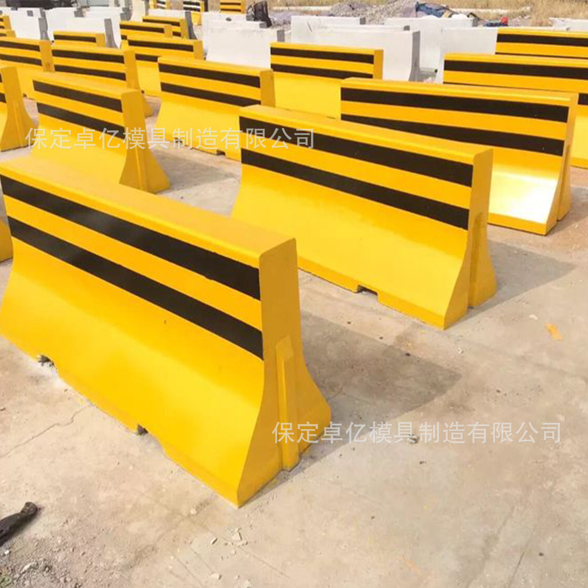 预制公路高速市政混凝土隔离墩模具中央防撞墩模具隔离墩钢模具