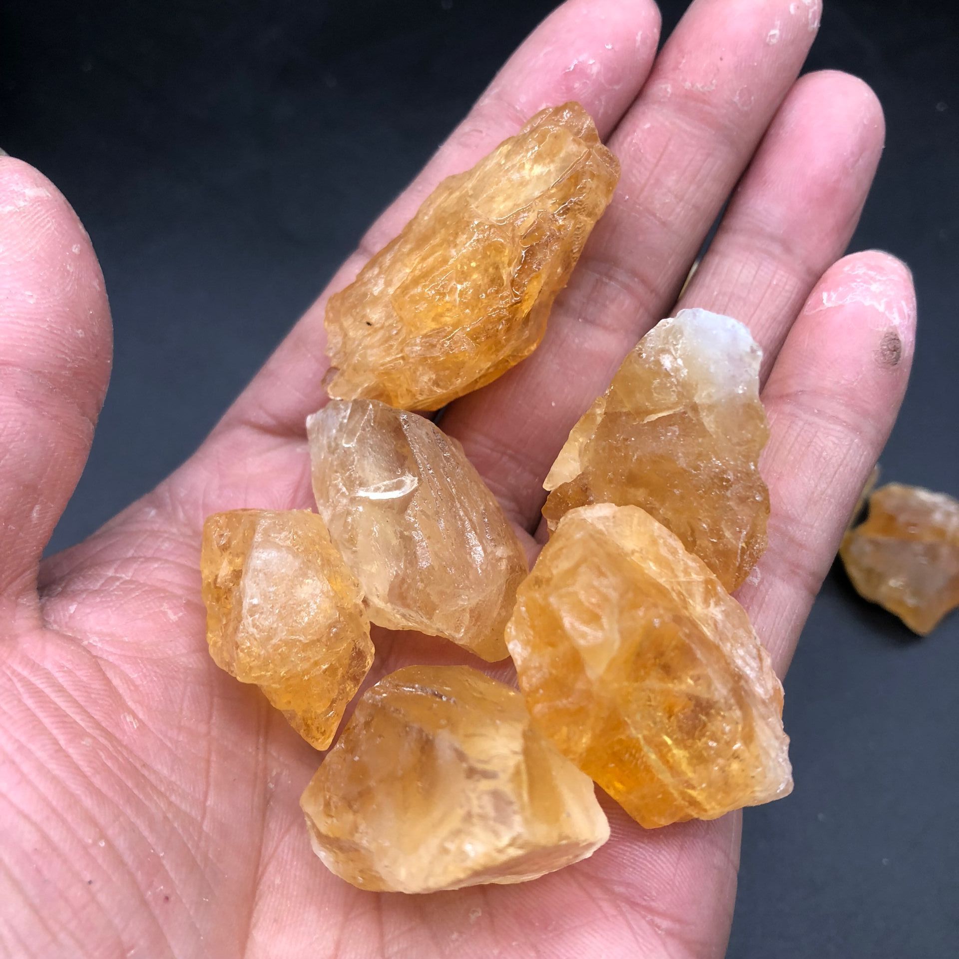 天然巴西黄水晶原石毛料原矿摆件香薰水晶大颗粒厂家直销