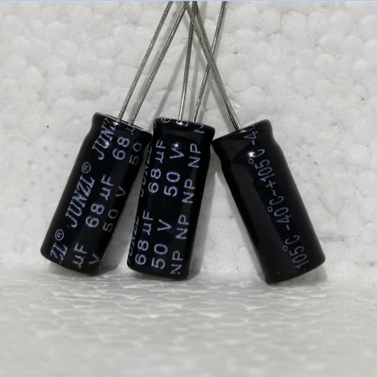 现货细长条立式np无极电容68uf50v8x20无极性电解电容pet音频器