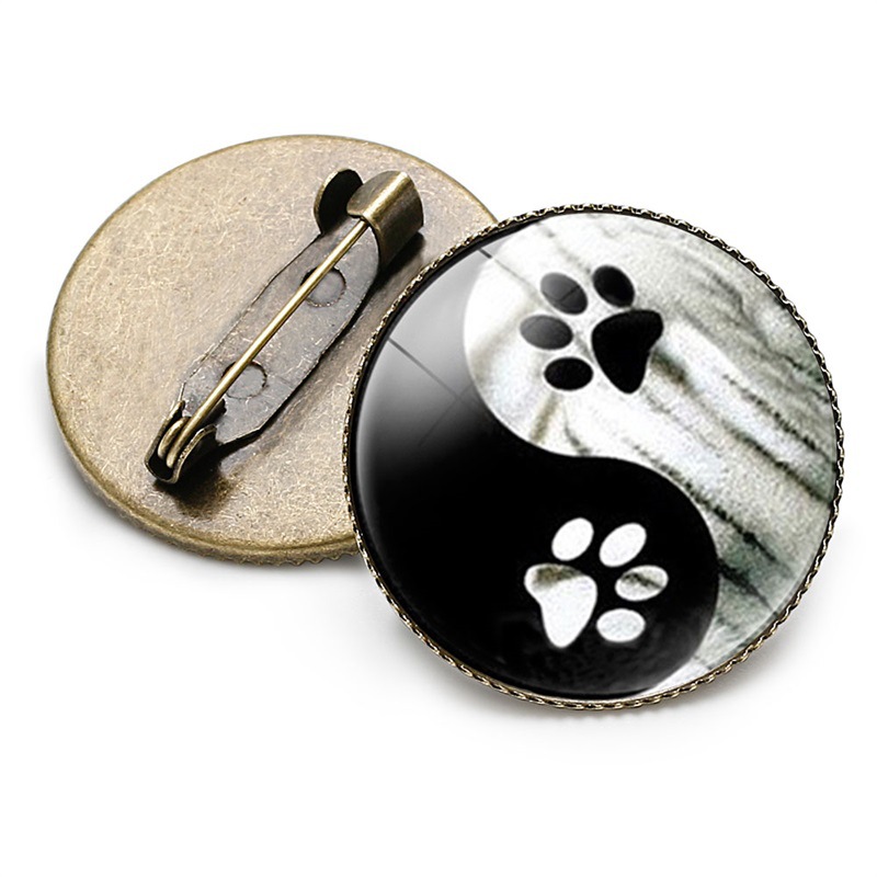 Chinese Style Jewelry Wholesale Yin Yang Tai Chi Gossip Pattern Cat Footprints round Time Stone Brooch Badge