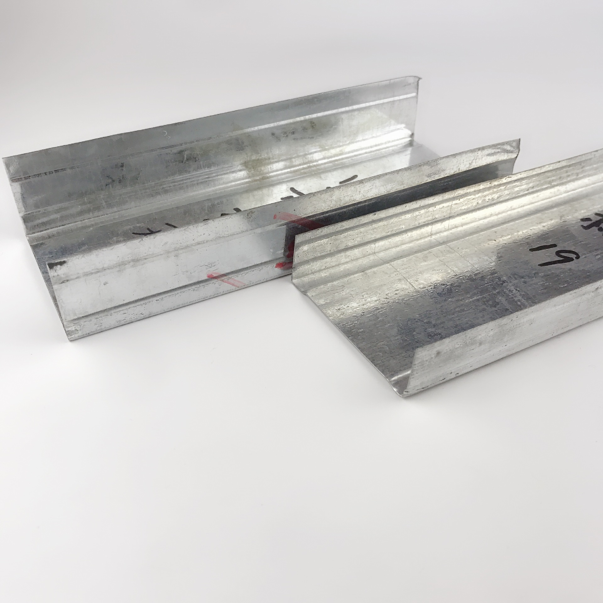 厂家直销c型竖骨天地龙骨建材吊顶材料国标19 轻钢龙骨量大优惠